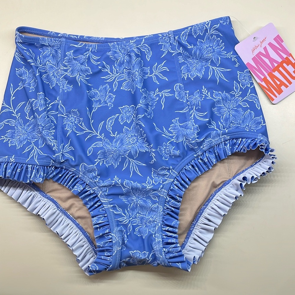 Kortni Jeane All Ruffled Up Bottoms size Small